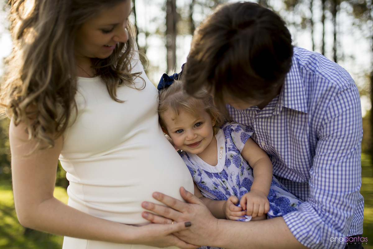 Carinho da familia com a nenem 